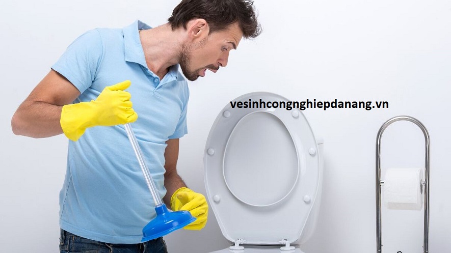 cách xử lý bồn cầu bị nghẹt