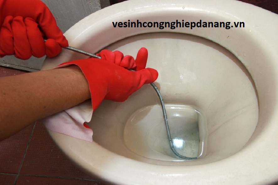 Có nhiều nguyên nhân gây nên tình trạng tắc bồn cầu