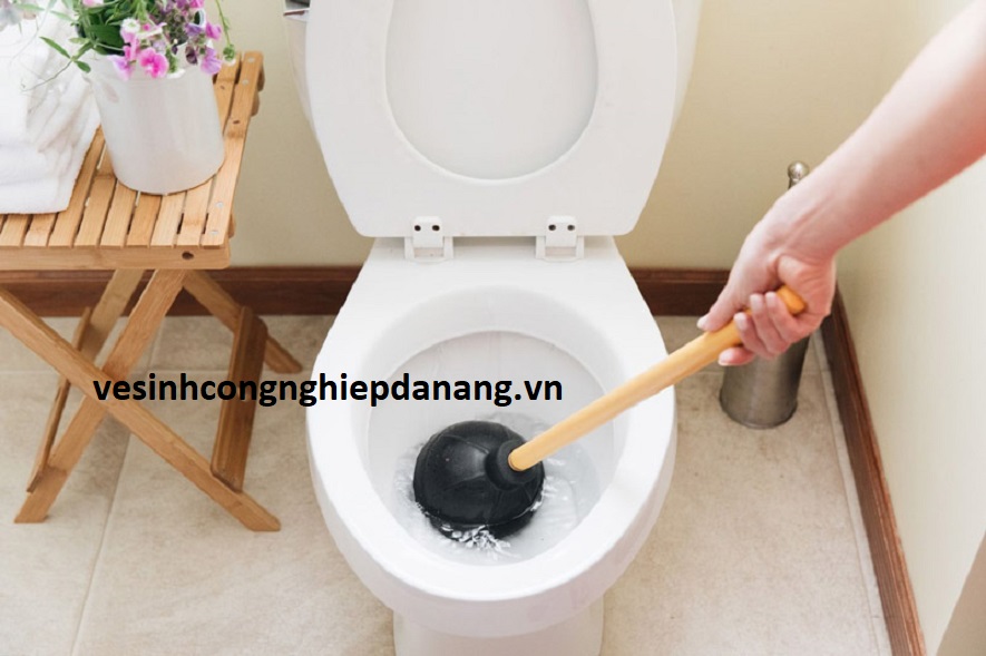 nguyên nhân tắc bồn cầu