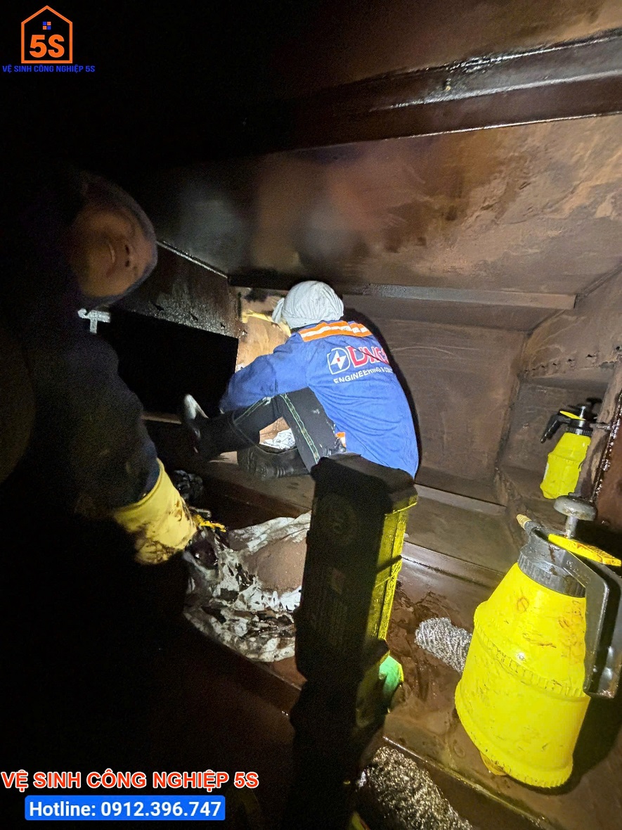 Hình ảnh trong quá trình thi công 2