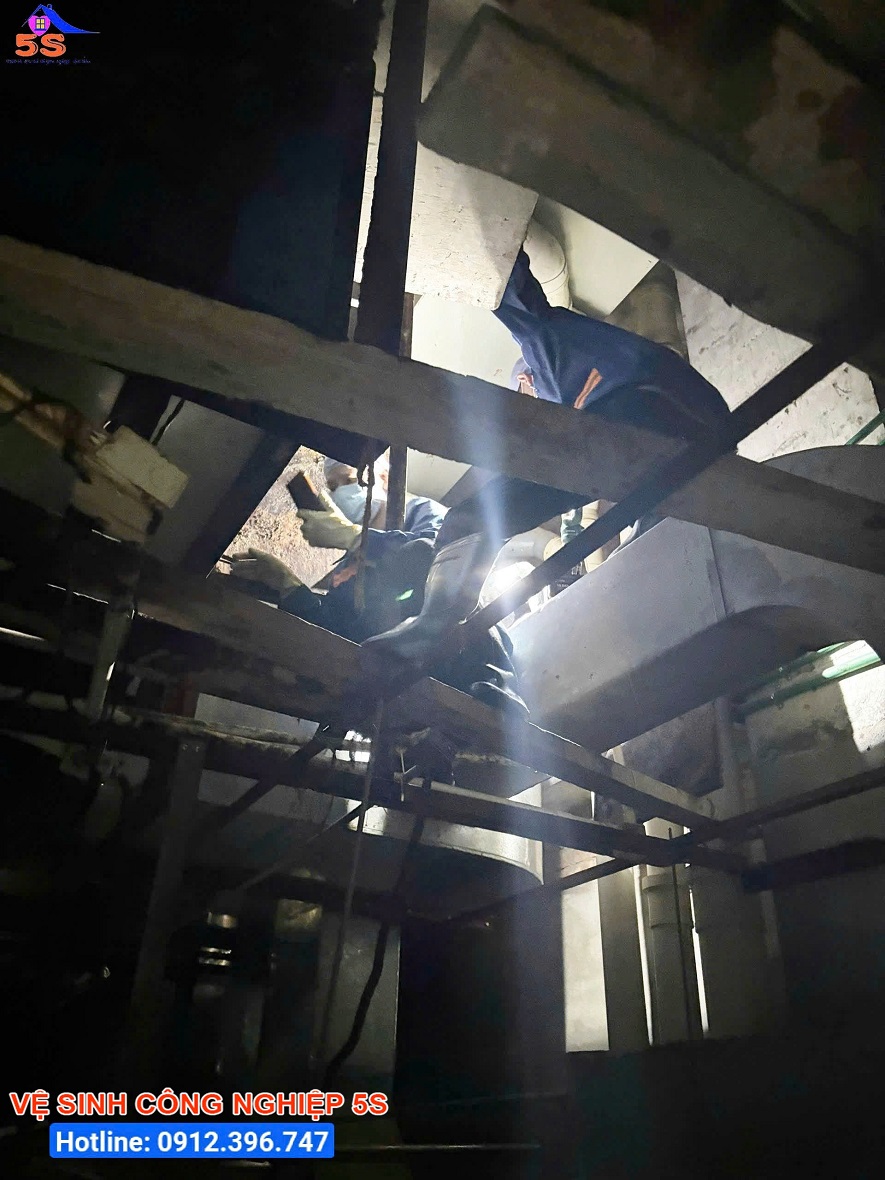 5s thi công hạng mục ống khói ở trên cao