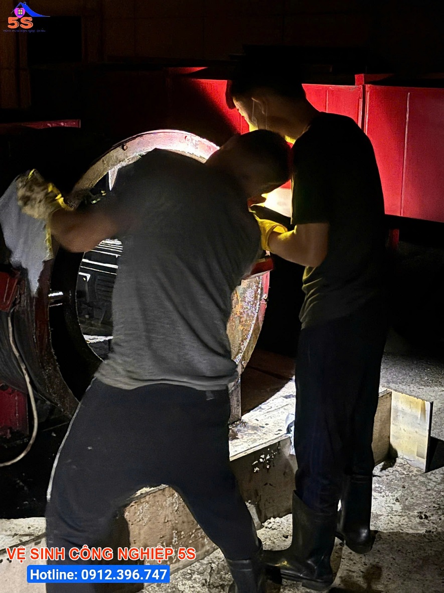 Vệ sinh quạt hút