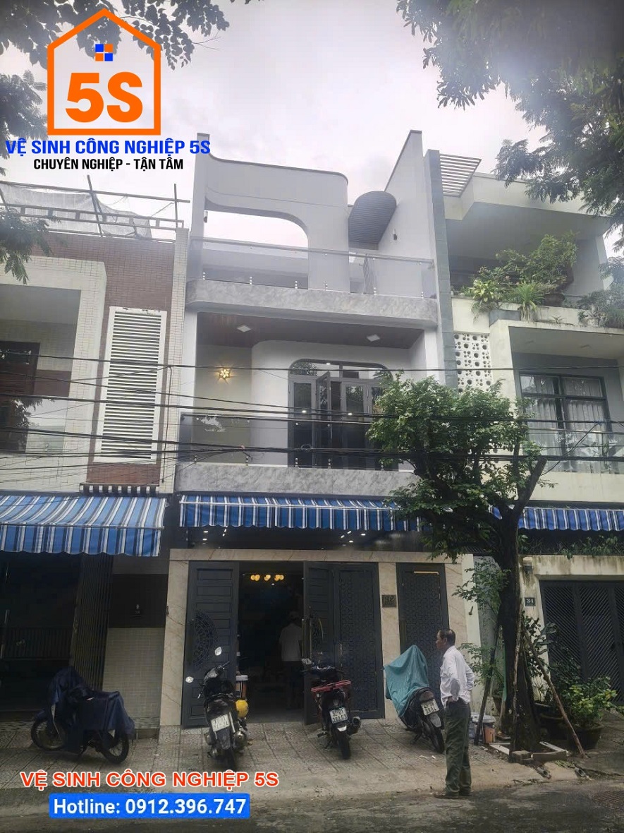 Khuôn viên trước nhà trước khi thi công