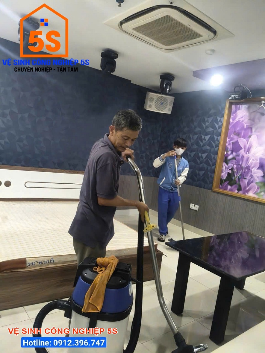 Hút bụi sàn