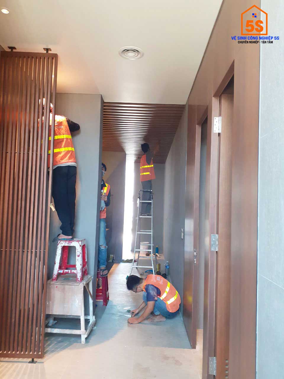 Dịch vụ vệ sinh công nghiệp Đà Nẵng