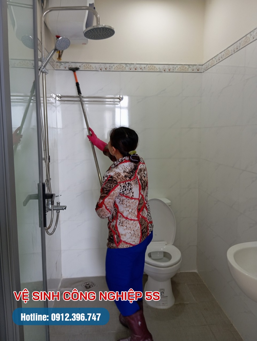 Cách tẩy vết ố vàng trên tường nhà tắm hiệu quả cao