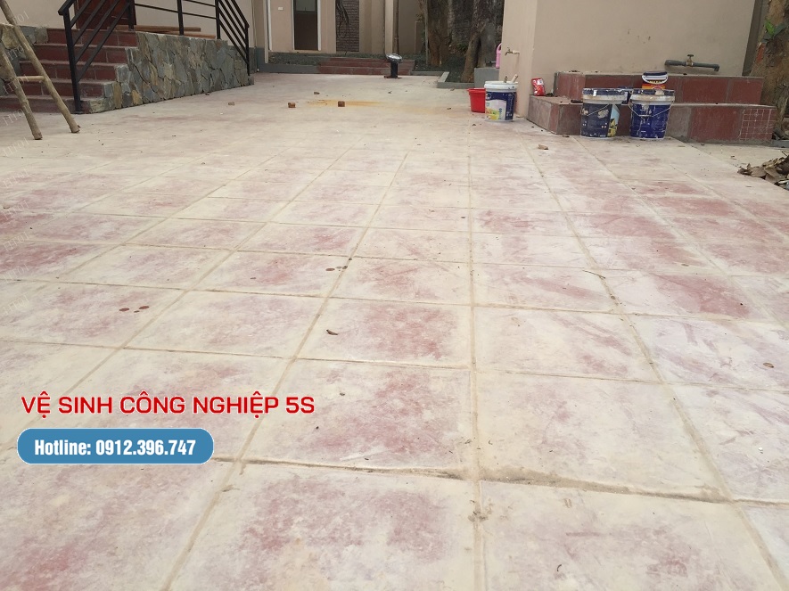 Phân loại vết xi măng trên nền gạch nhám