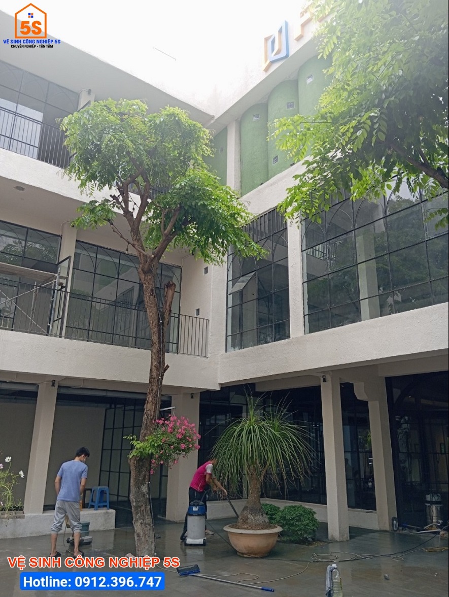 Đánh sàn, hút bụi, hút nước 5