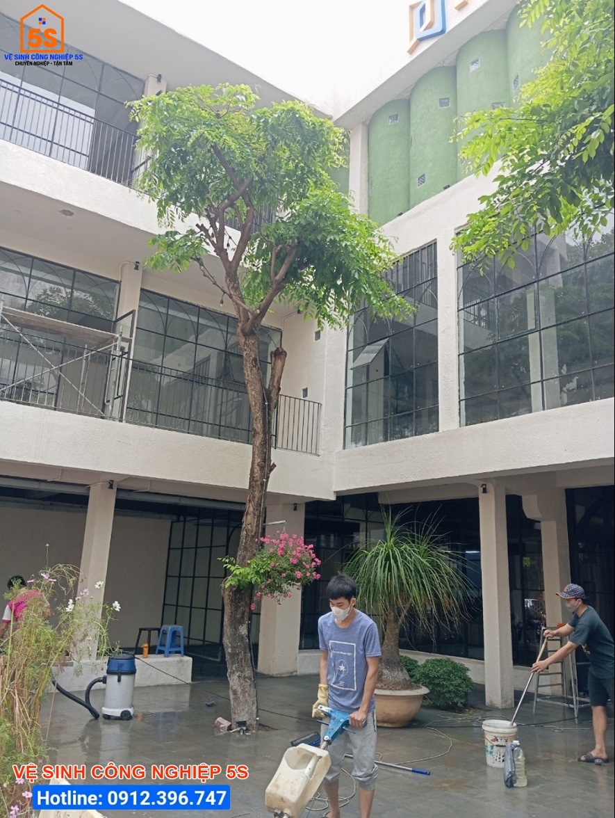 Đánh sàn, hút bụi, hút nước 3