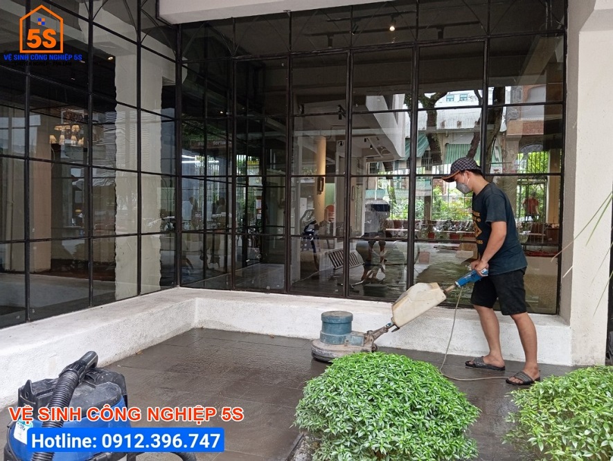 Đánh sàn, hút bụi, hút nước 4