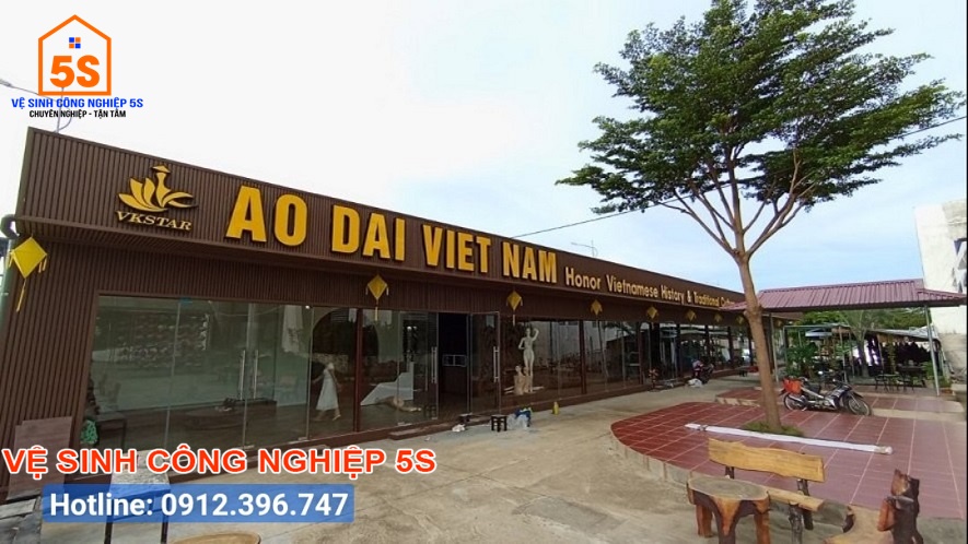 TỔNG VỆ SINH NHÀ TRƯNG BÀY ÁO DÀI XƯA VÀ NAY
