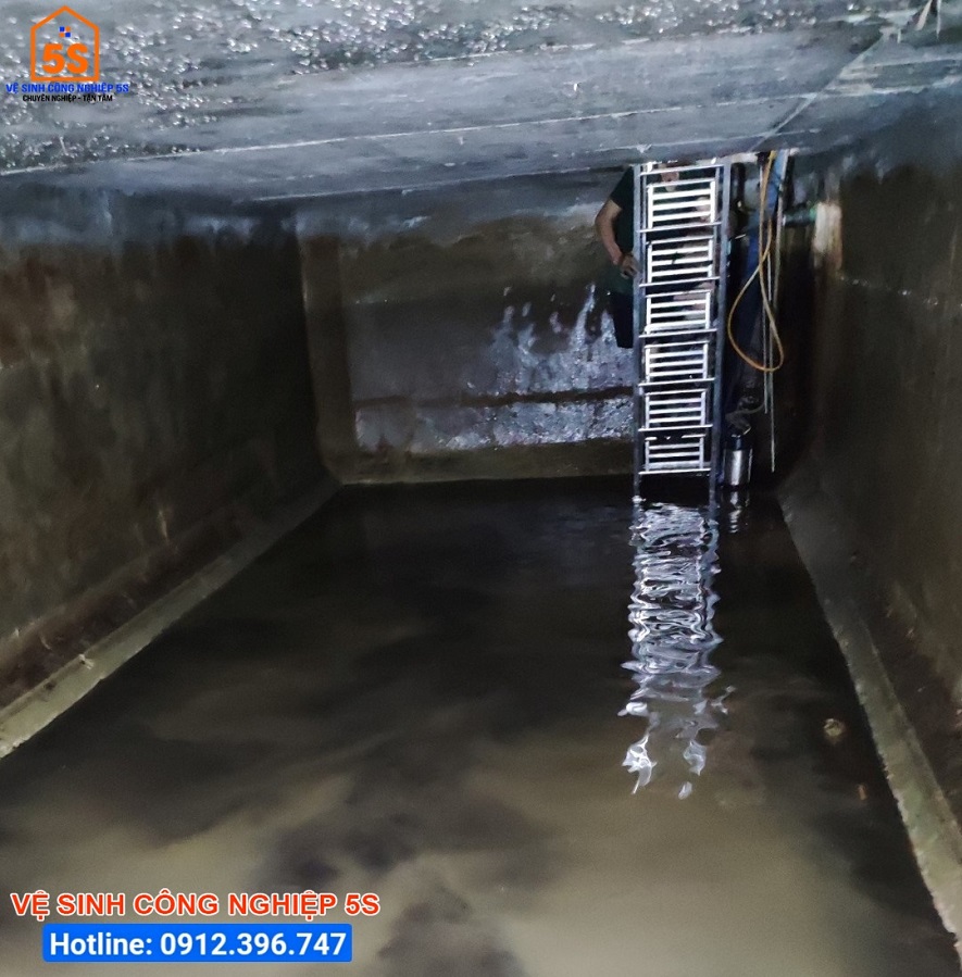 Vệ sinh bể 6