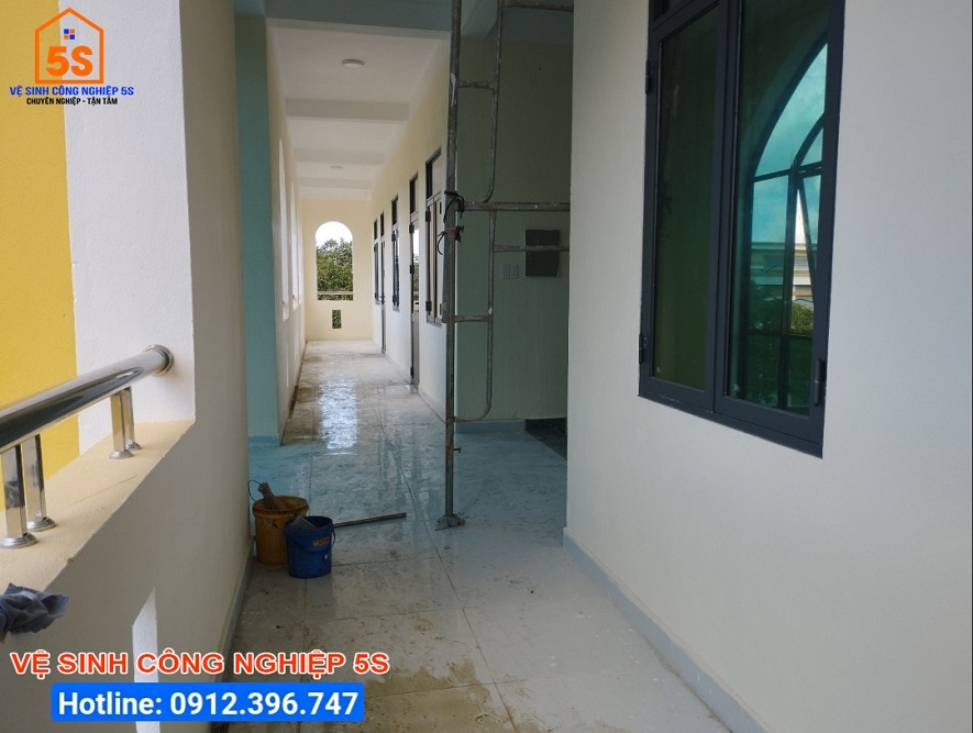 Doanh trại trước khi thi công vệ sinh