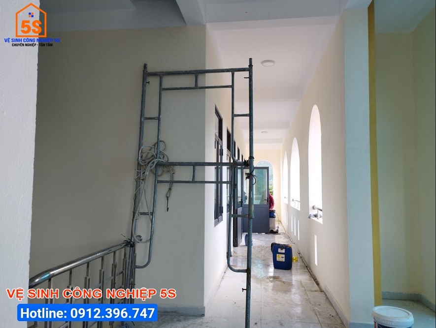 Doanh trại trước khi thi công 