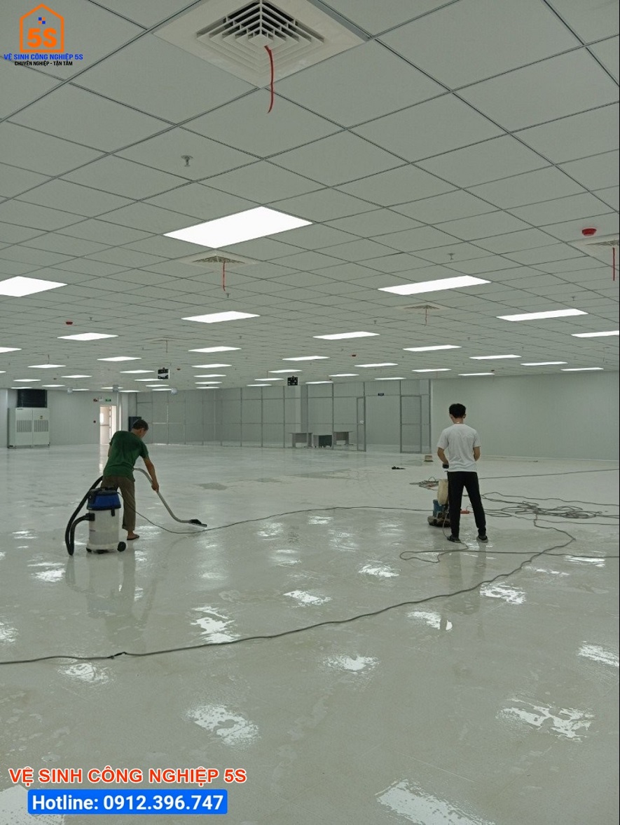 Đánh sàn, hút bụi, nước 4