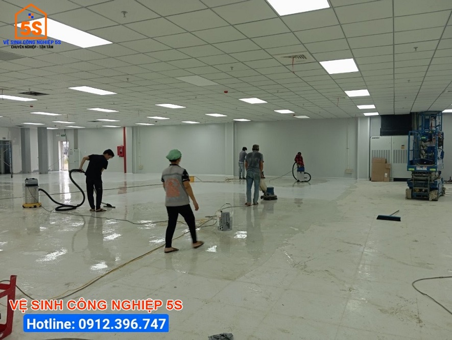 Đánh sàn, hút bụi, nước 5