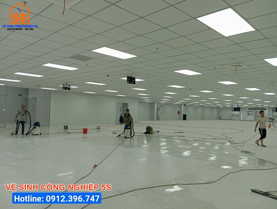 Đánh sàn, hút bụi, nước 3