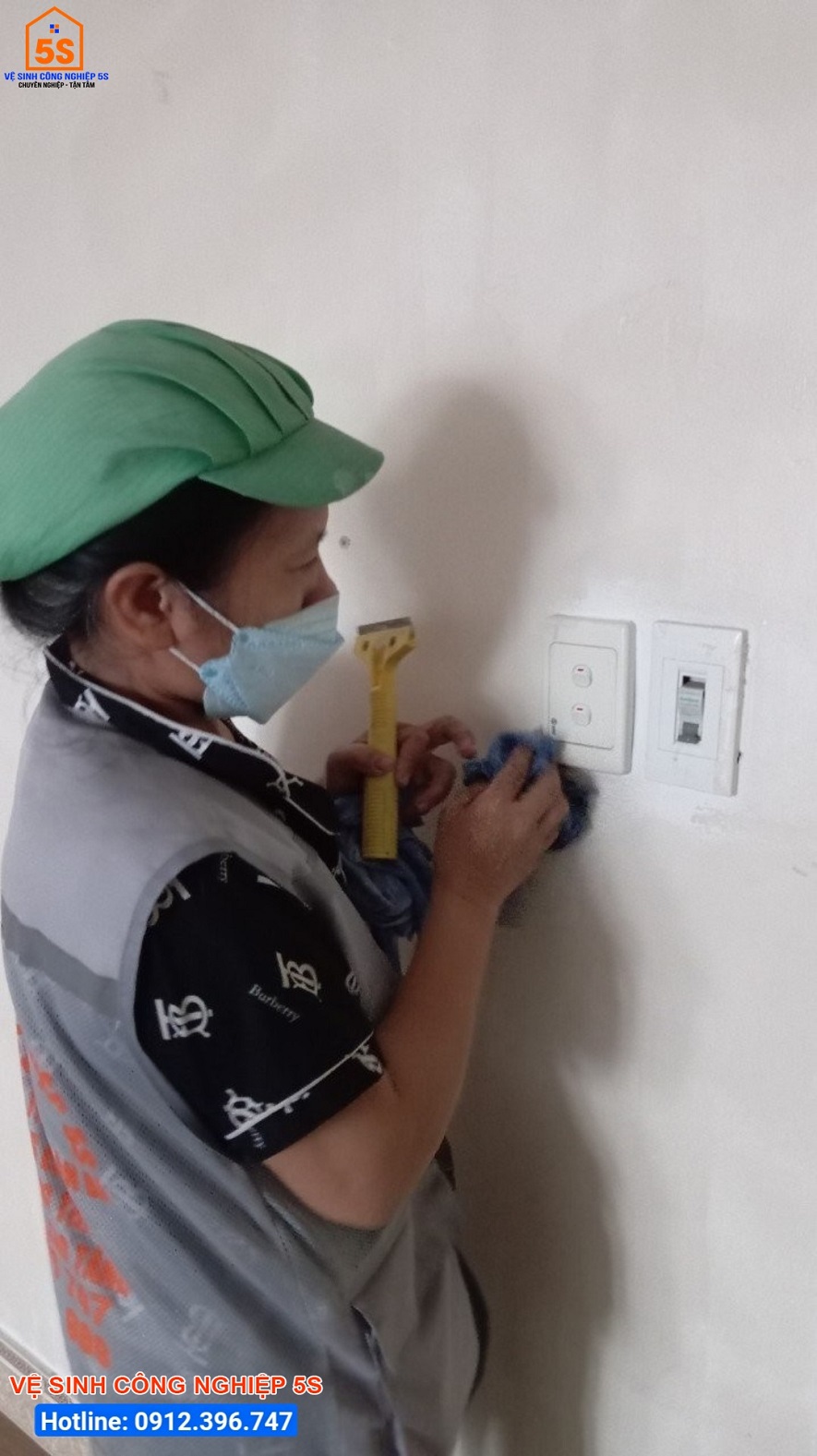 Lau chùi ổ điện, công tắc điện