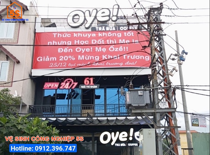 Vệ sinh quán Oye! Coffee & Trà sữa mở cửa 24/7 tại Đà Nẵng