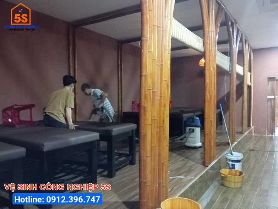 Vệ sinh quán, khu vực xông hơi, làm đẹp