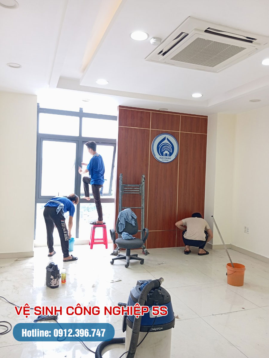 Hình ảnh 5S vệ sinh bên trong trung tâm hành chính quận Hải Châu 2