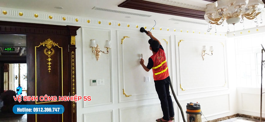 Hút bụi trên tường, chi tiết thạch cao sau xây dựng