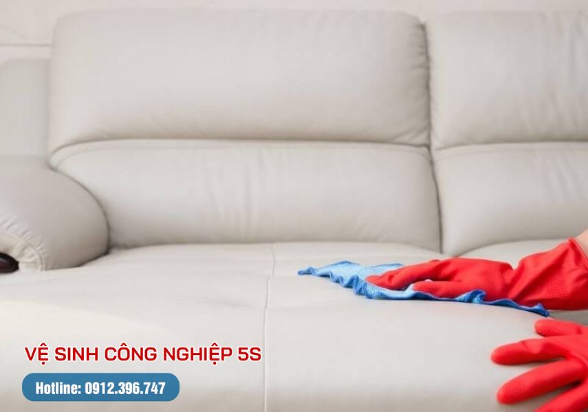 Bật mí cách làm sạch ghế sofa da trắng cực kỳ hiệu quả