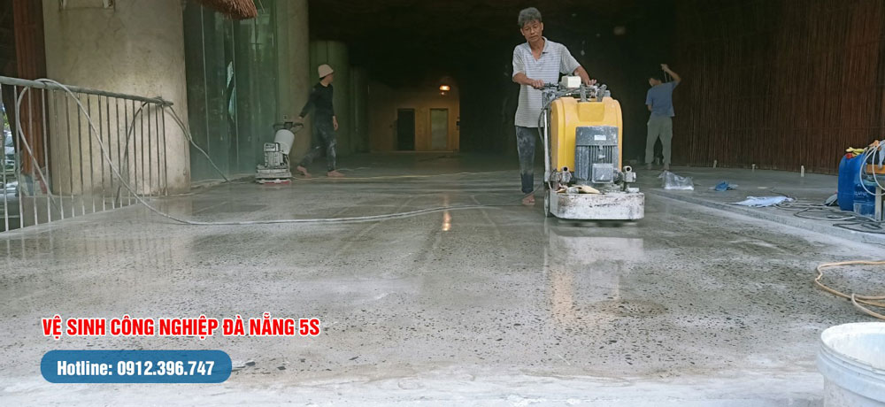 mai danh bong san da 4