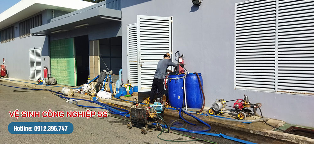 Chuẩn bị máy móc thiết bị chuẩn bị cho thi công vệ sinh bể nước ngầm