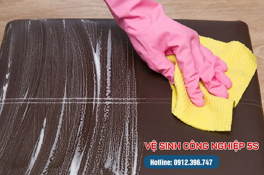 Cách tẩy mực bút bi trên ghế da đa dạng và hiệu quả nhất