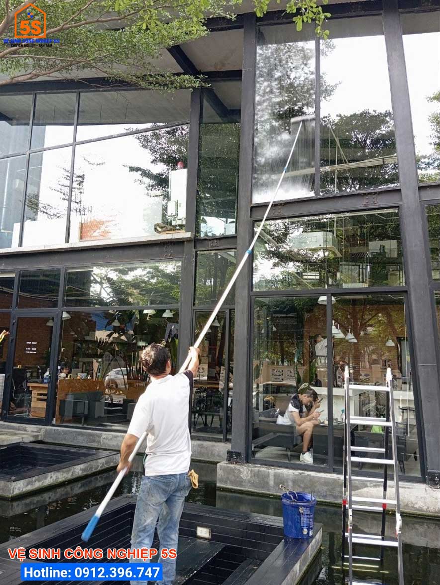 Dịch vụ vệ sinh nhà hàng