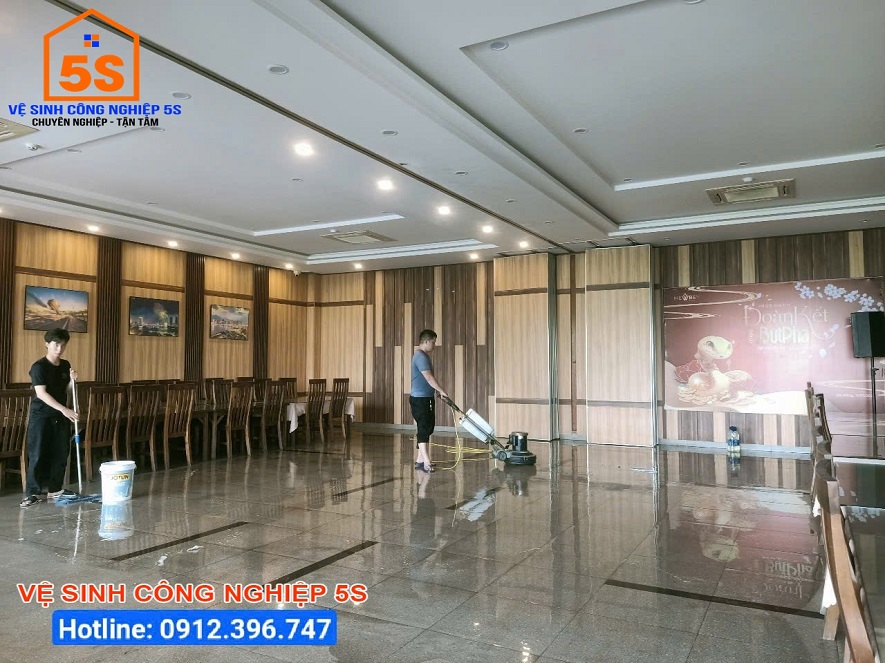 Thi công hút bụi, nước